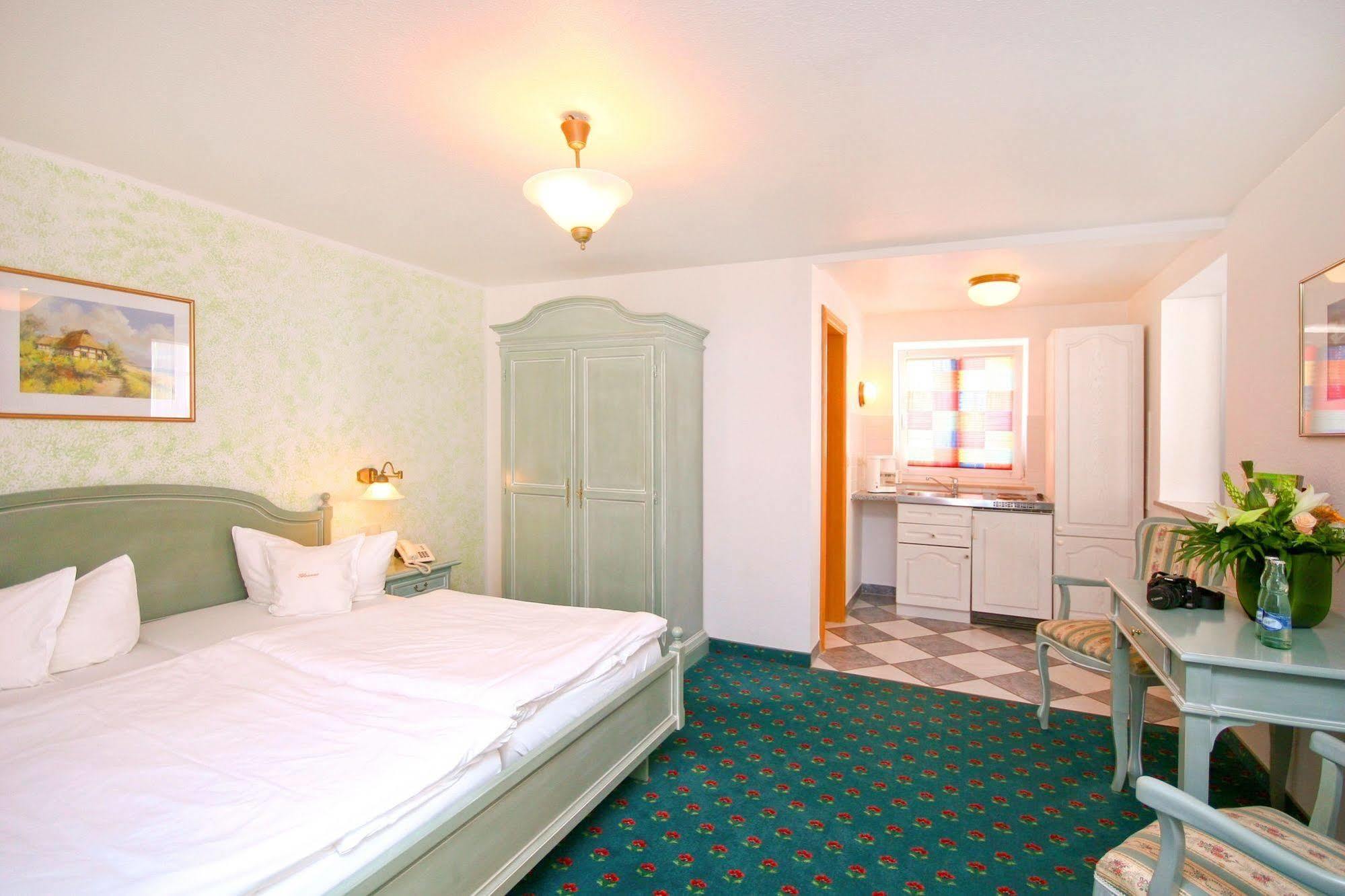 Hotel Villa Neander Binz Esterno foto