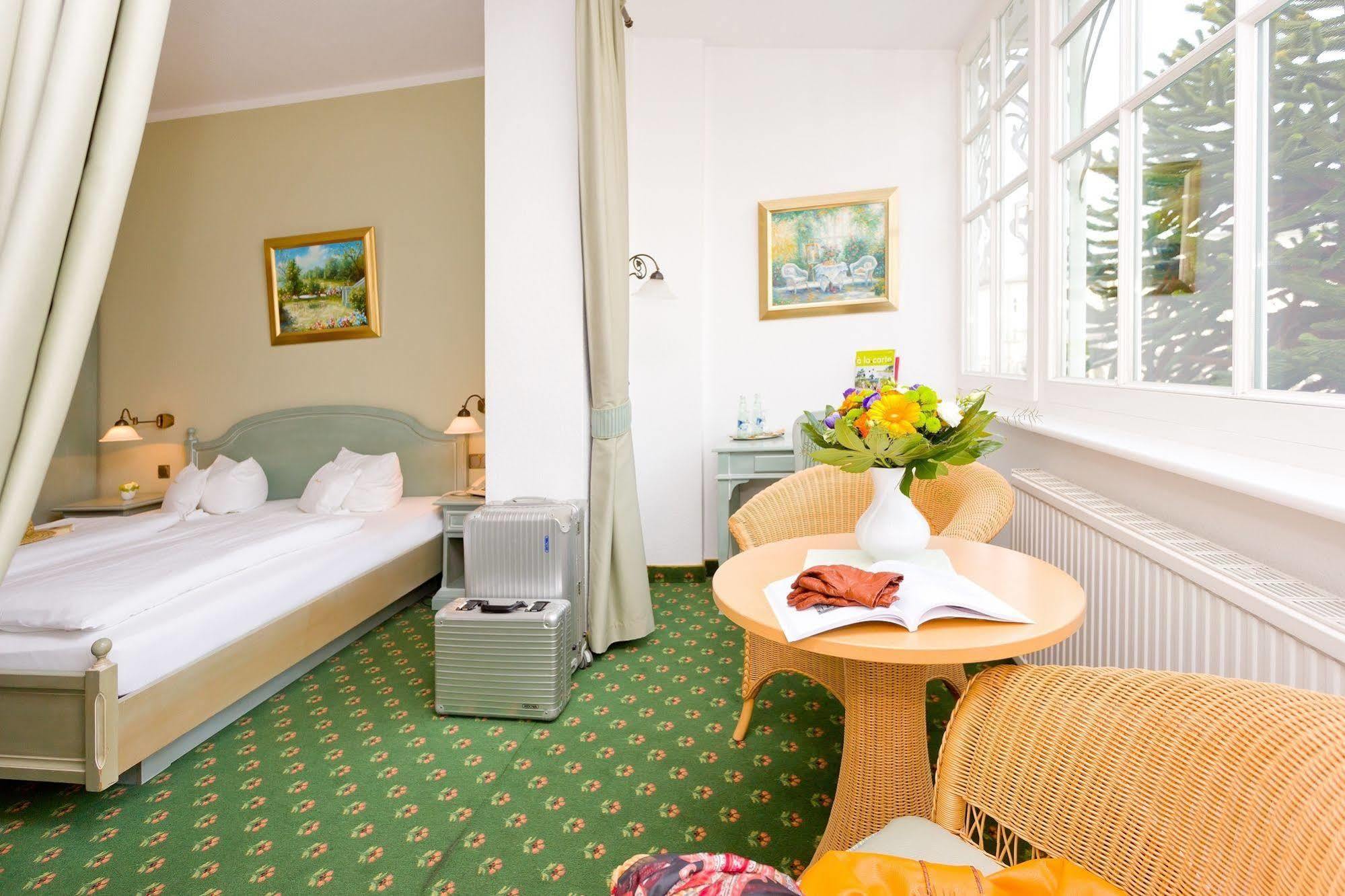 Hotel Villa Neander Binz Esterno foto