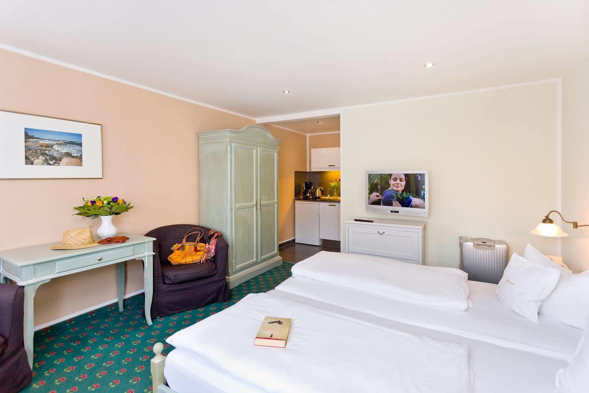 Hotel Villa Neander Binz Esterno foto